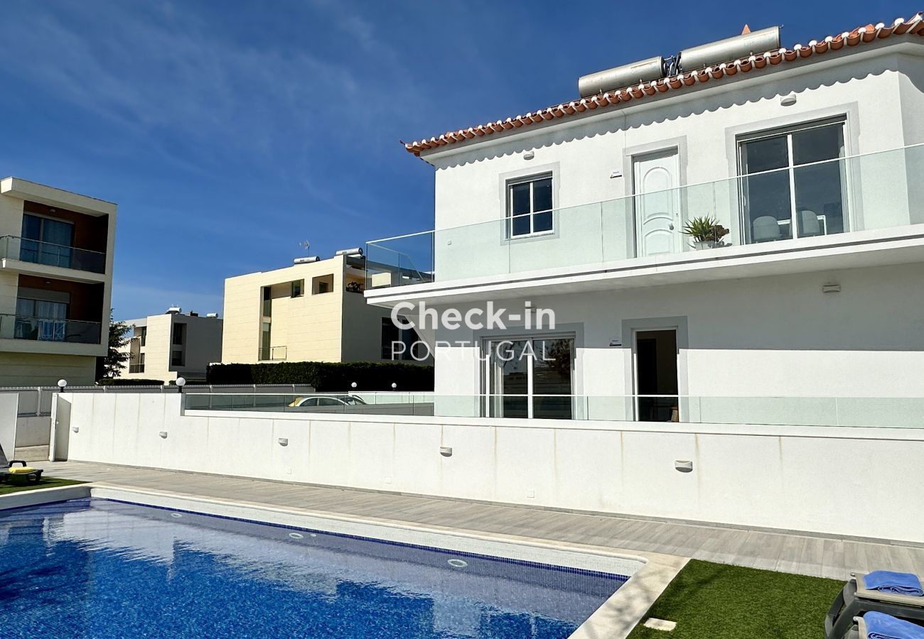 Pool; Terrasse; Apartment