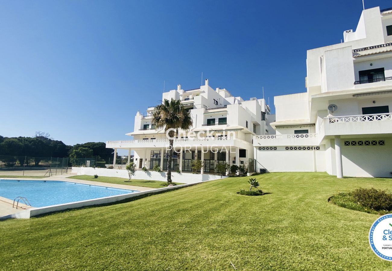 Appartement; Jardin; Piscine; Extérieur