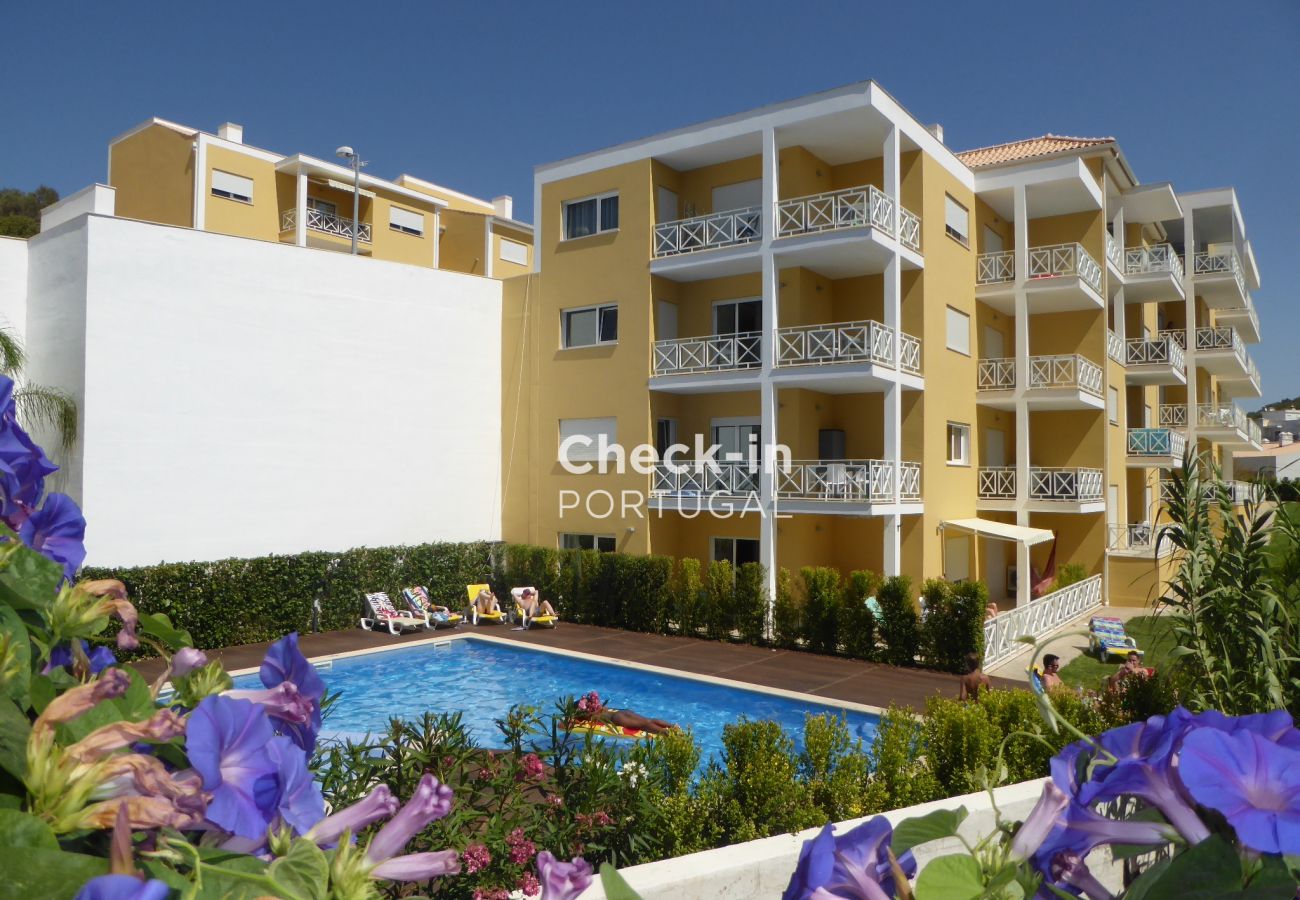 Piscine; appartement; terrasse