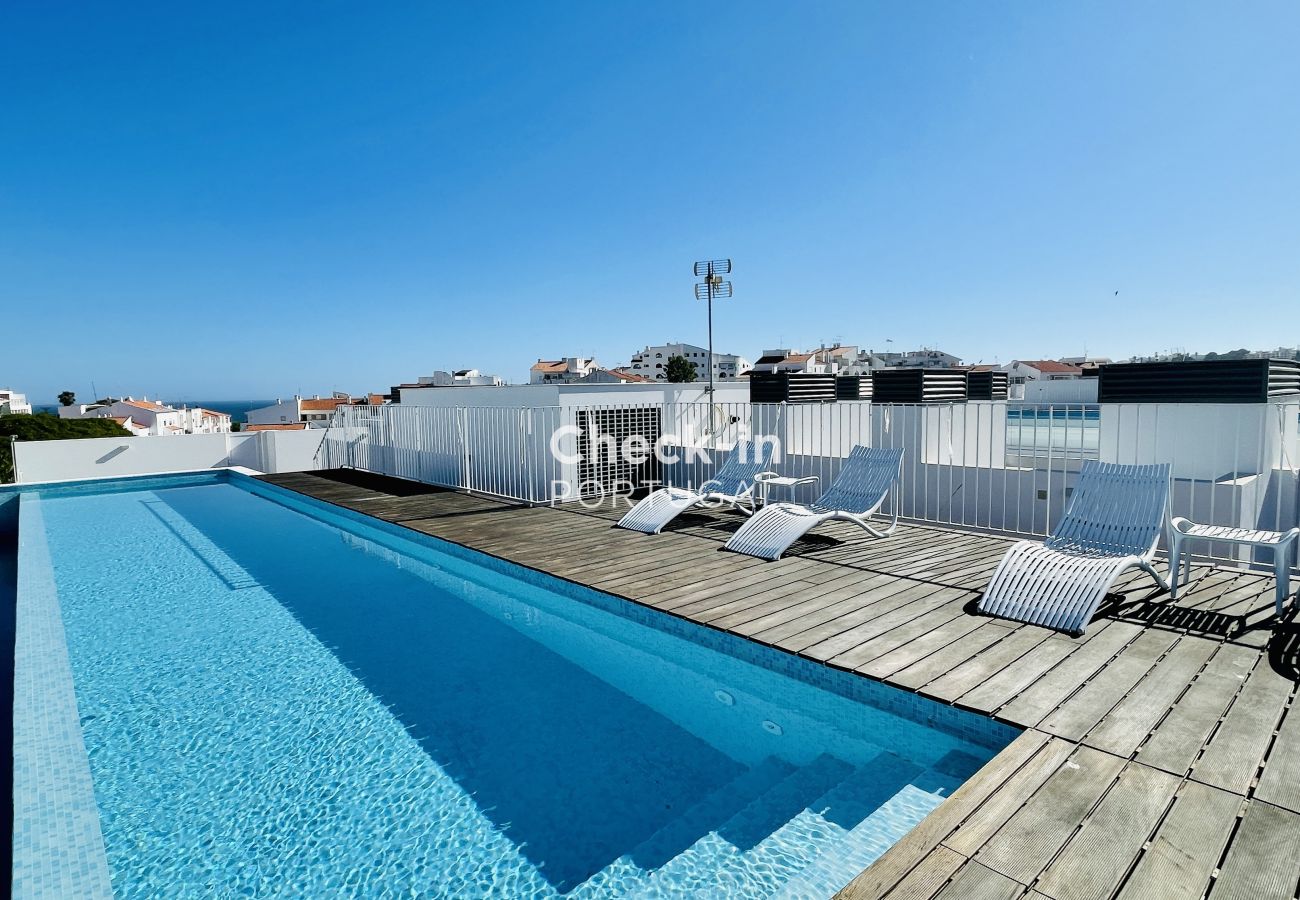 apartamento; piscina; terraço 