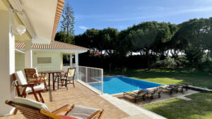 Azaleas by Check-in Portugal